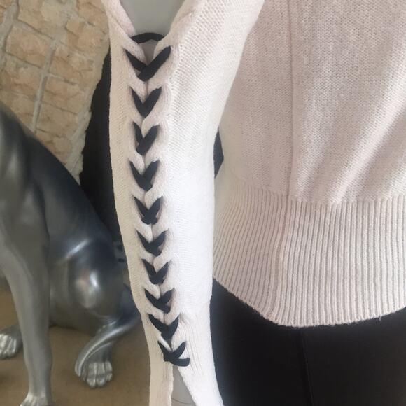 1. State Cold Shoulder Turtleneck Light Pink Lace Up Sleeve Women's Size XXS - Picture 5 of 8